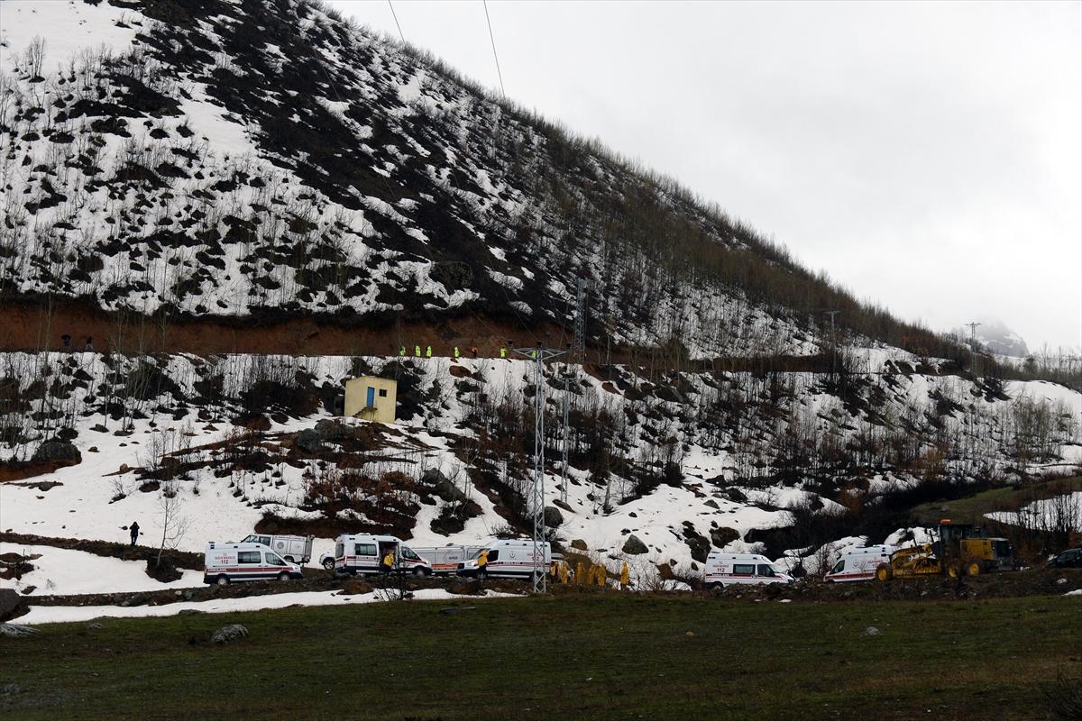Tunceli'de polisleri taşıyan helikopter düştü