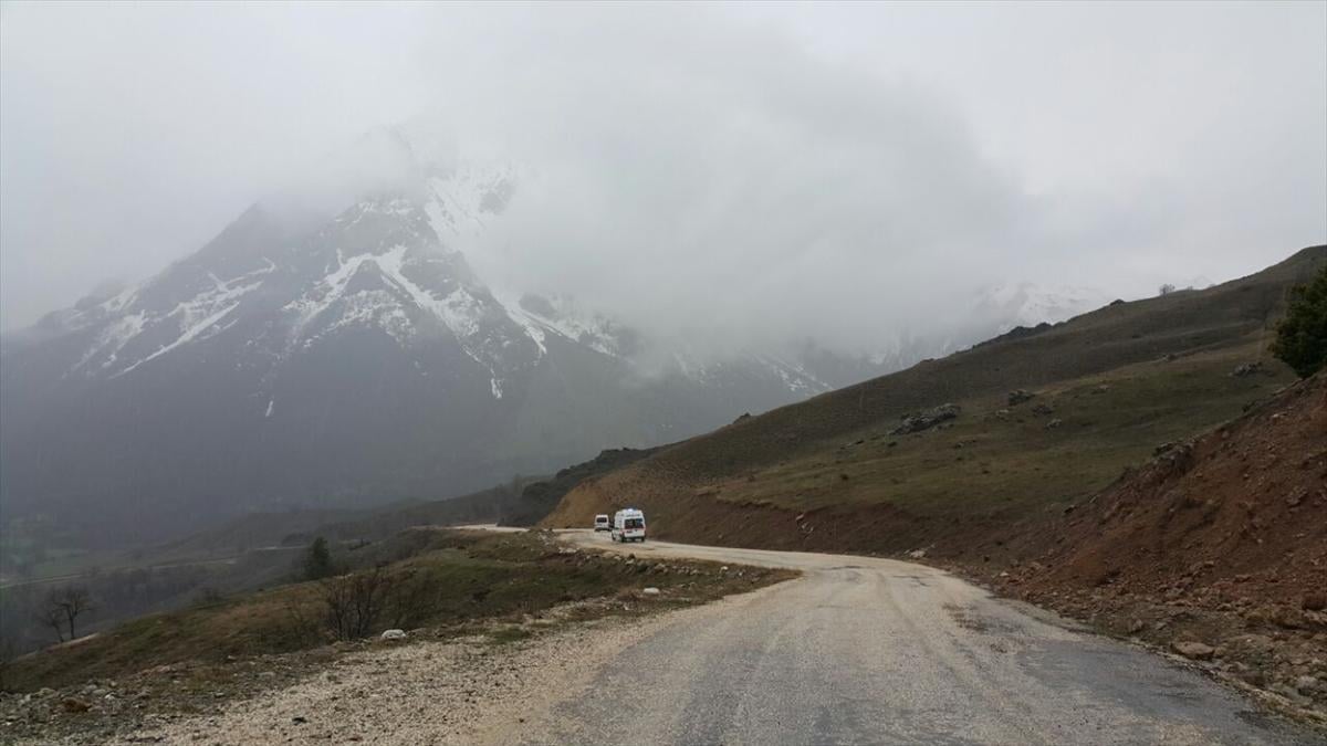 Tunceli'de düşen helikopterin enkazına ulaşıldı