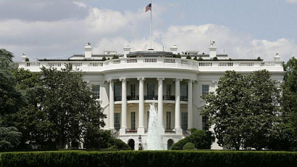 Melania Trump ve oğlu yazın Beyaz Saray'a taşınacak