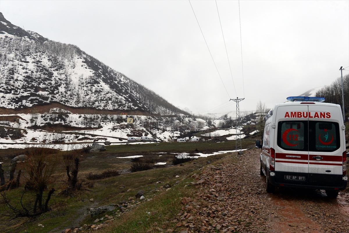 Tunceli'de düşen helikopterin enkazına ulaşıldı