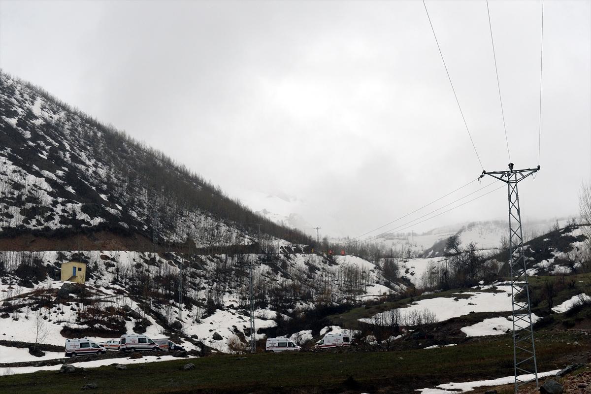 Tunceli'de polisleri taşıyan helikopter düştü