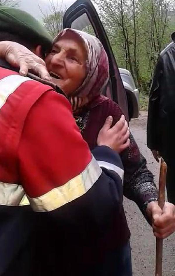 85 yaşındaki nine komutandan helallik istedi