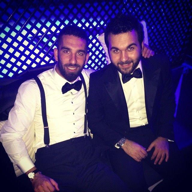 Arda Turan'dan kardeşine yalı jesti
