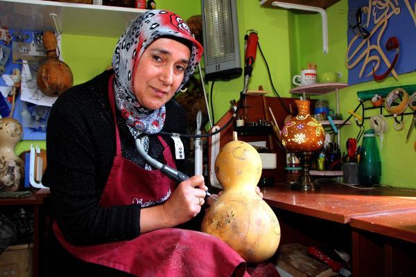 Elinin değdiği kabaklar ışık saçıyor