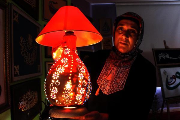 Elinin değdiği kabaklar ışık saçıyor