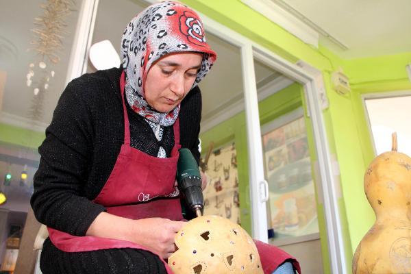 Elinin değdiği kabaklar ışık saçıyor