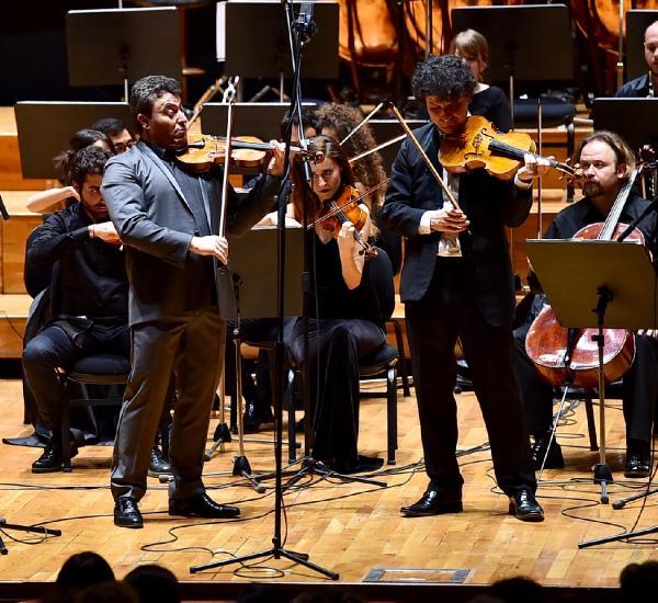 11.5 milyon euroluk kemanla çaldı