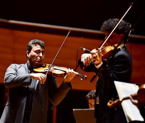 11.5 milyon euroluk kemanla çaldı