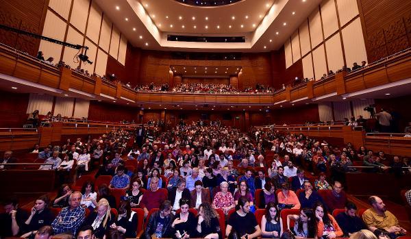 11.5 milyon euroluk kemanla çaldı