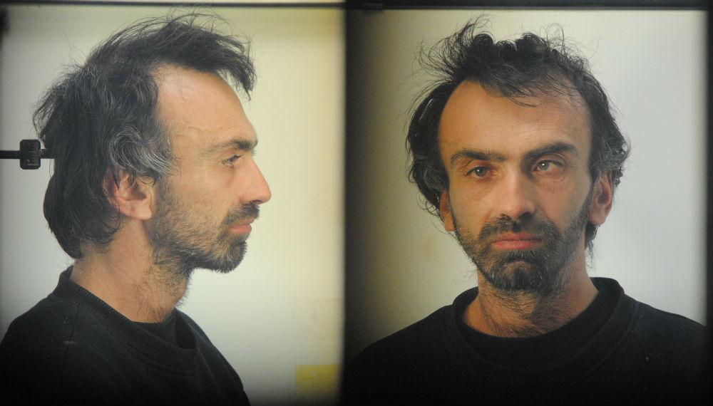 Yunan polisinin peşinde olduğu sapık