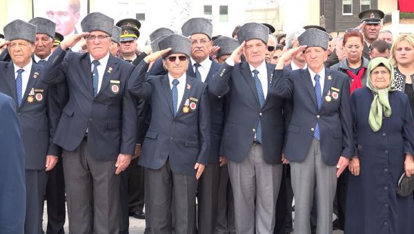 5.5 metre yüksekliğinde Atatürk anıtı açıldı