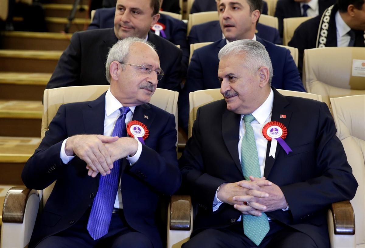 Cumhurbaşkanı Erdoğan, Kılıçdaroğlu ile tokalaştı
