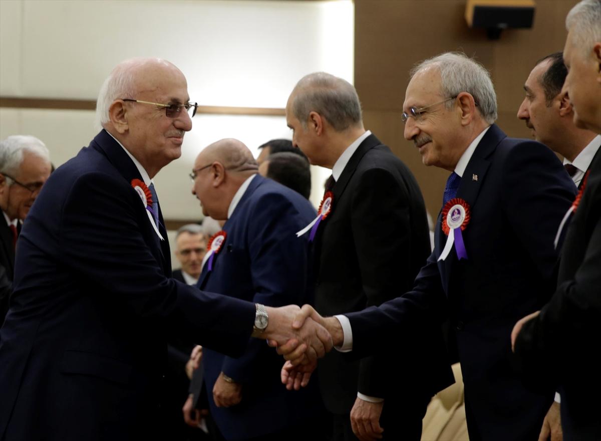 Cumhurbaşkanı Erdoğan, Kılıçdaroğlu ile tokalaştı