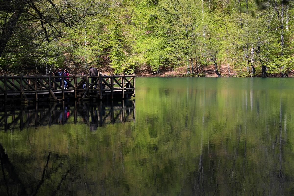 Yedigöller'de iki mevsim bir arada yaşanıyor
