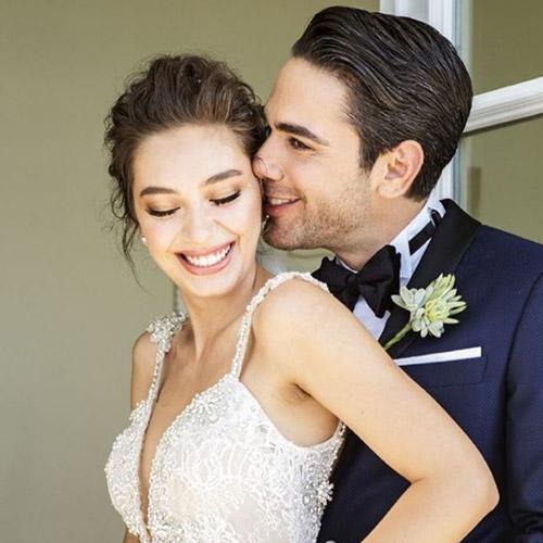 Neslihan Atagül dudağının içine dövme yaptırdı