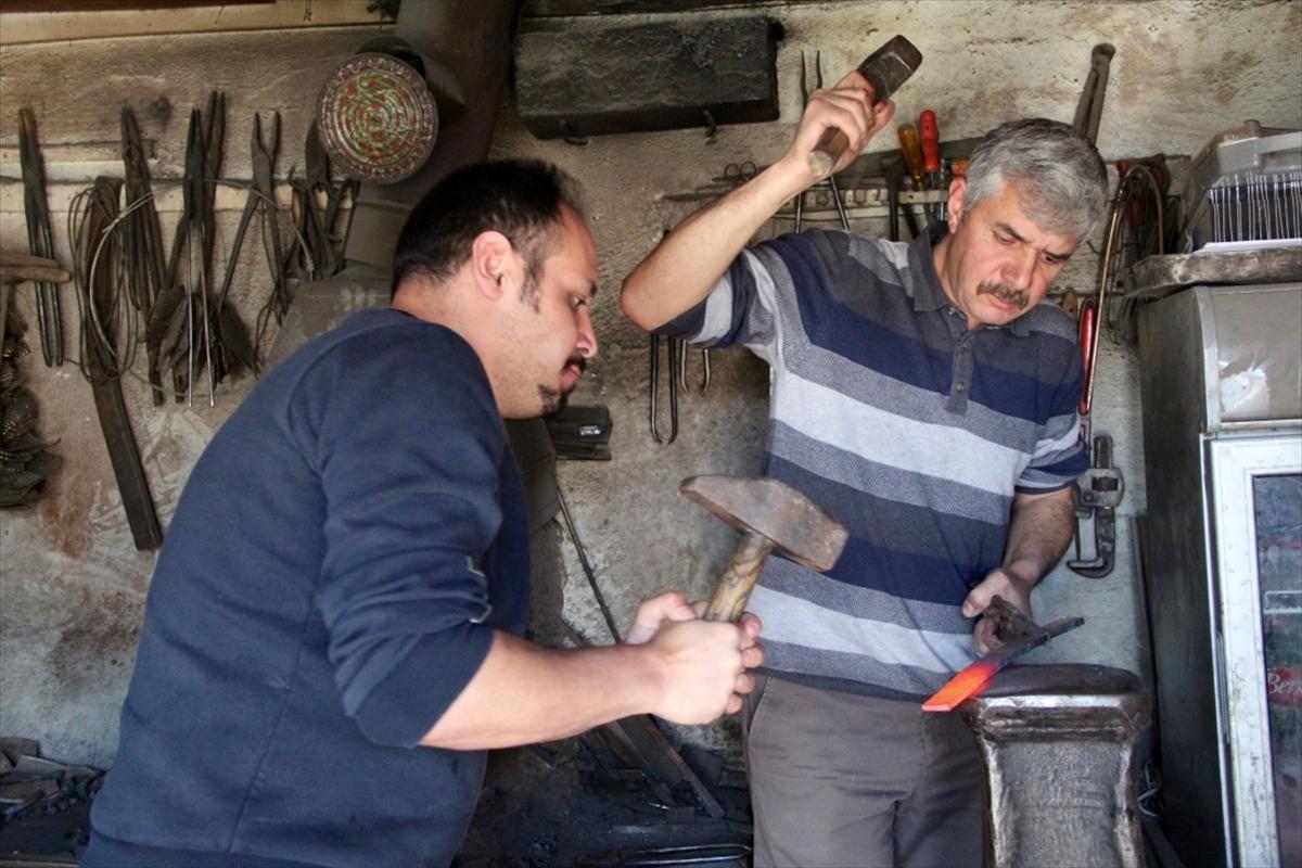 Diriliş Ertuğrul'un kılıçları Sivas'tan