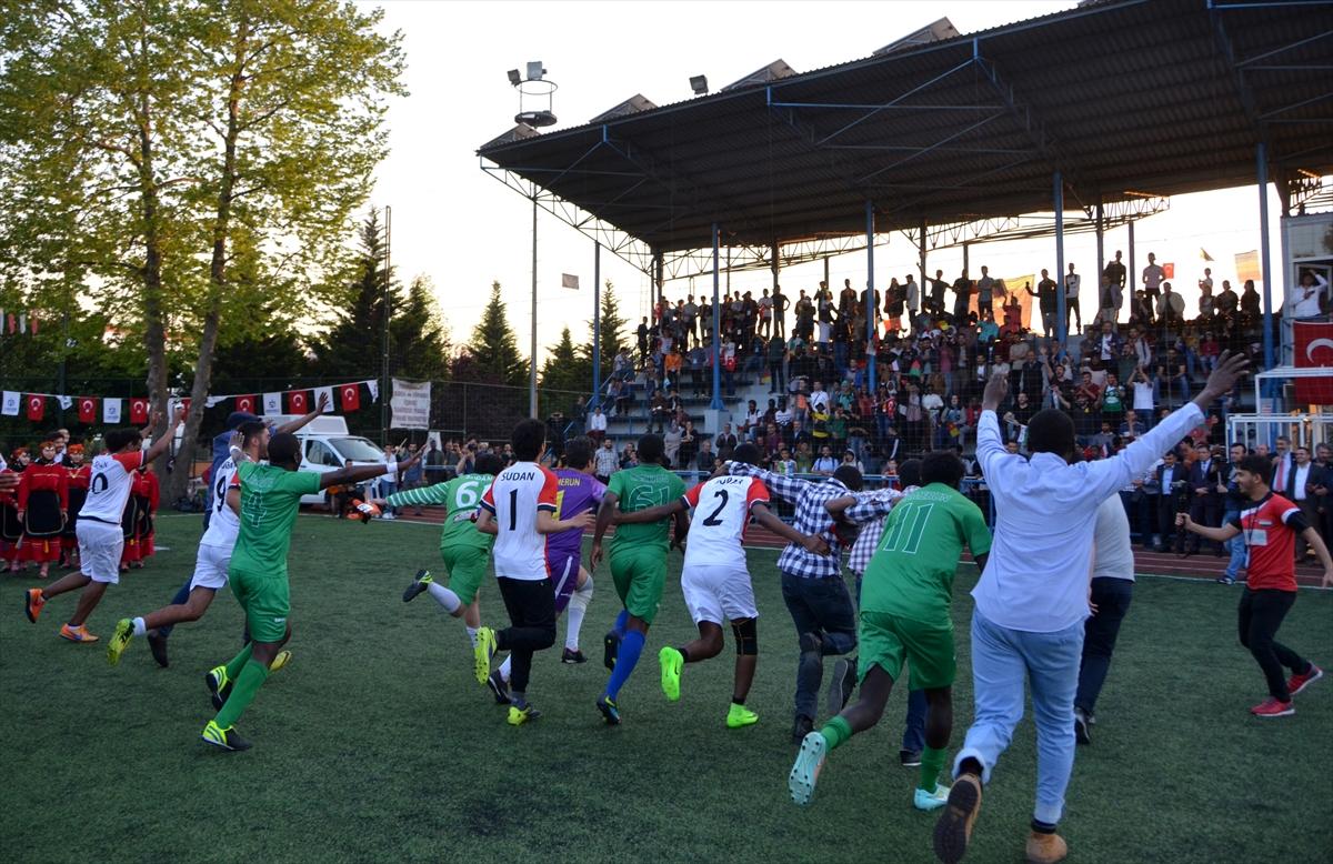 Kocaeli'de Mini Dünya Kupası'nı Kamerun kazandı