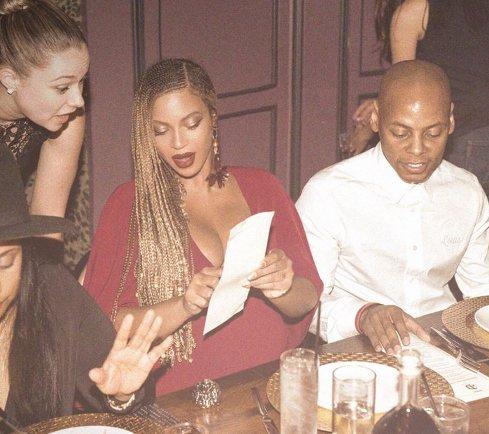 Hamile Beyonce yeni bir fotoğraf paylaştı