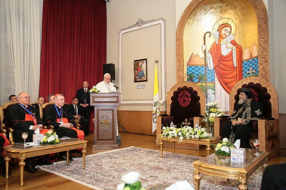 Papa Franciscus Kıpti Kilisesi lideriyle buluştu