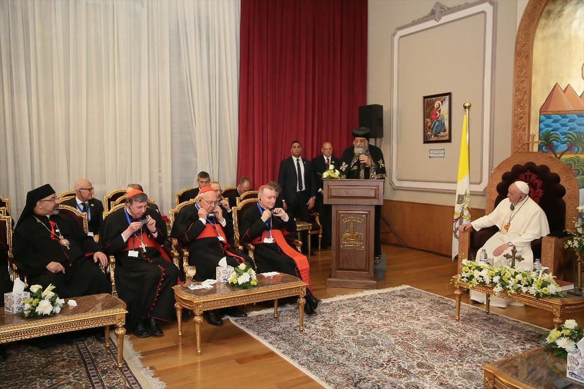 Papa Franciscus Kıpti Kilisesi lideriyle buluştu
