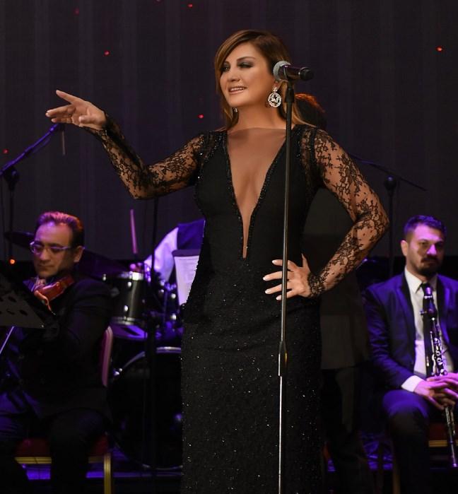 Sibel Can: Süzüldüm ayol