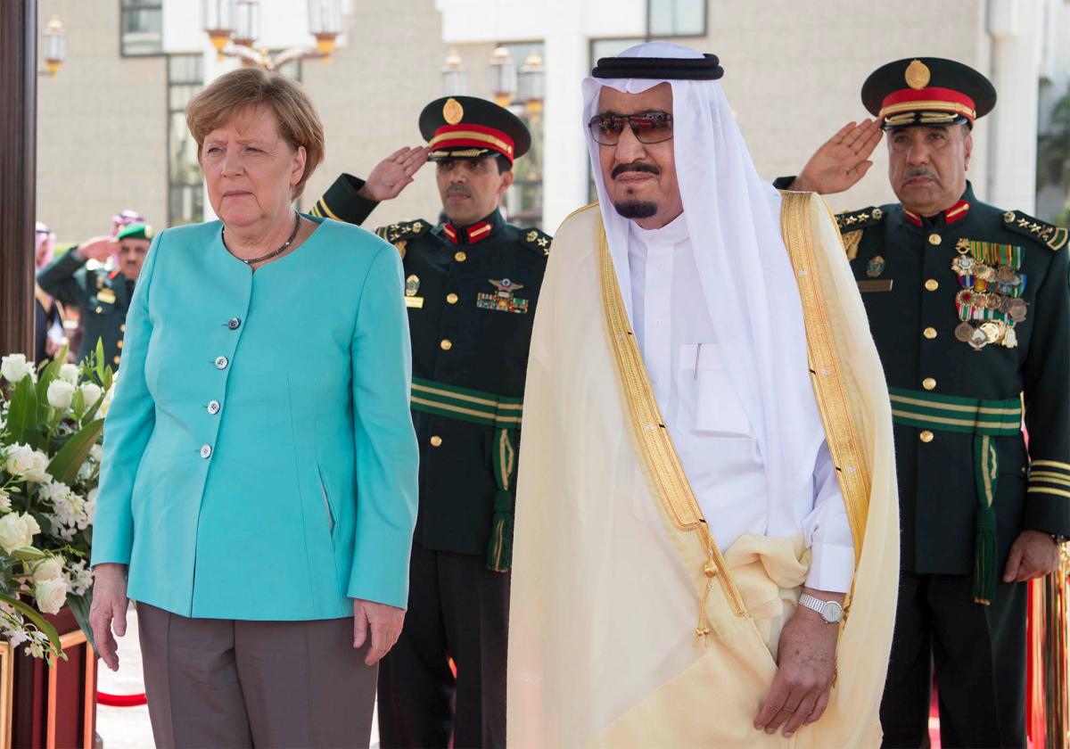 Angela Merkel Suudi Arabistan'da