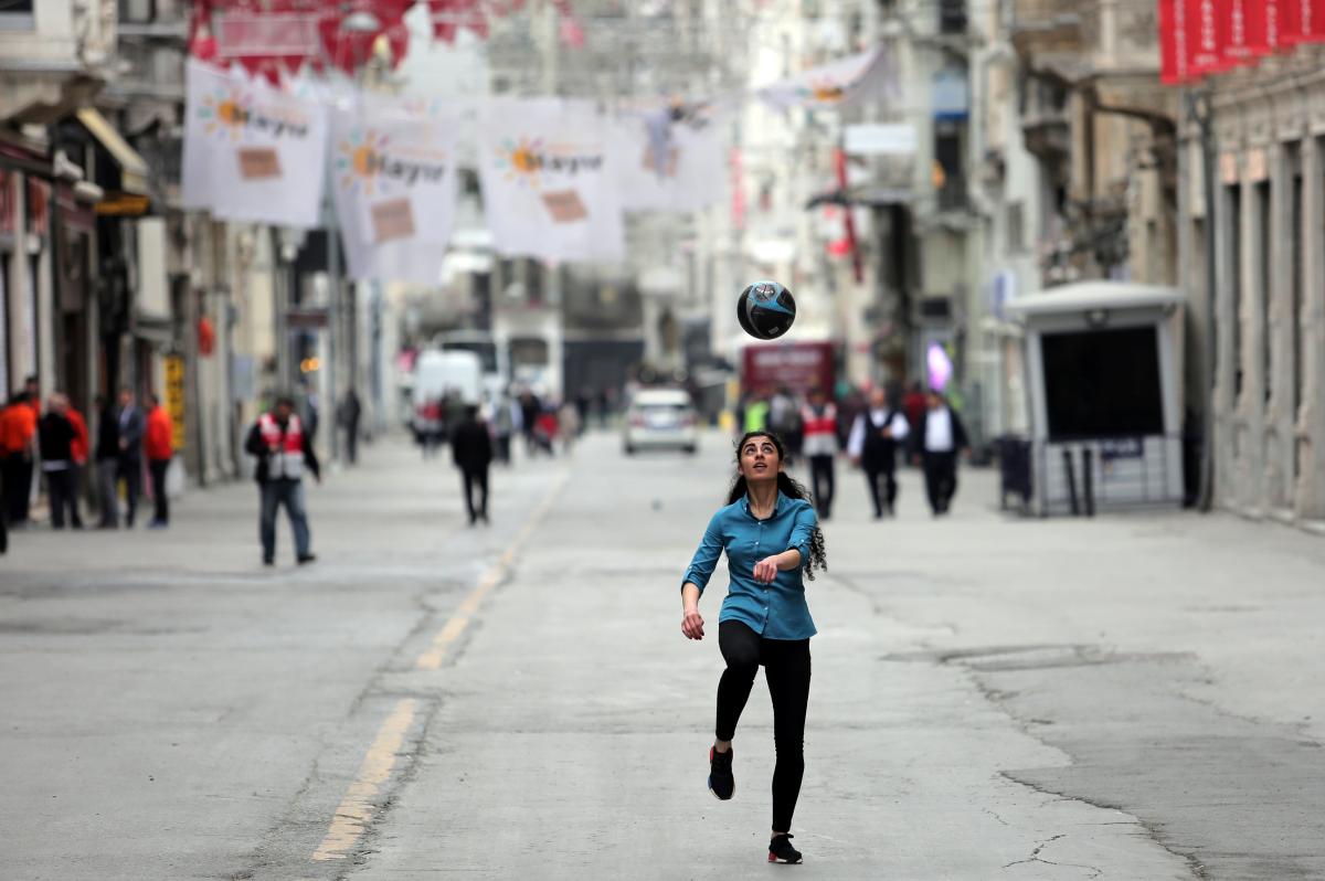 İstiklal Caddesi boş kaldı