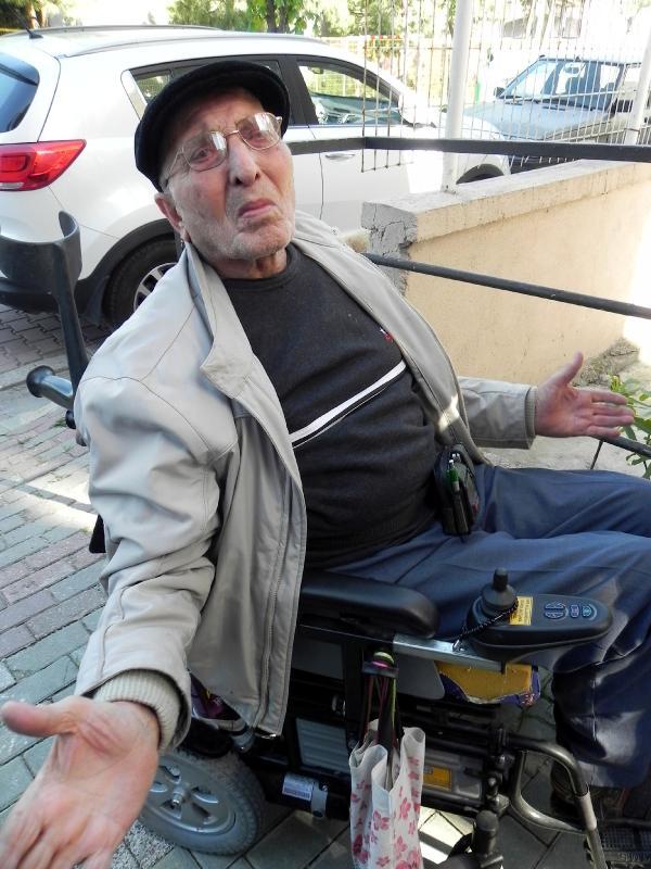 Selahattin amcanın engelli asansörü sevinci