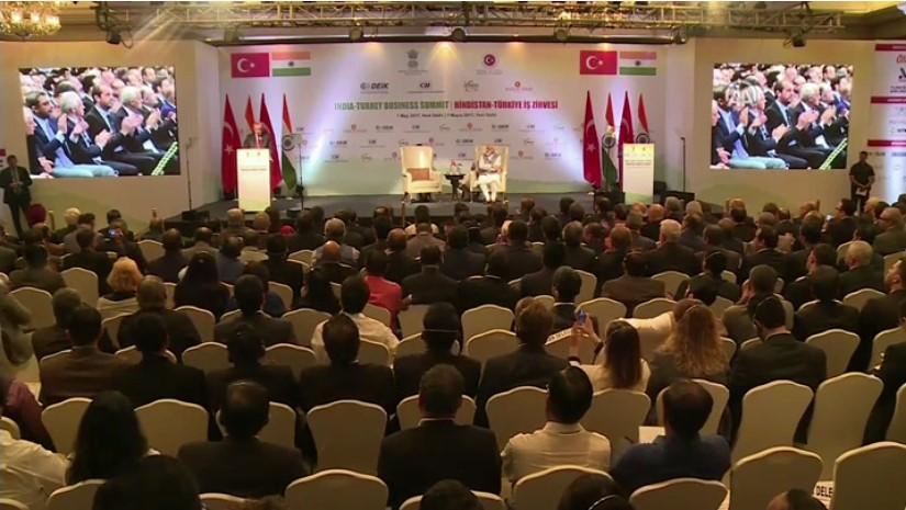 Cumhurbaşkanı Hindistan'da iş adamlarına konuştu