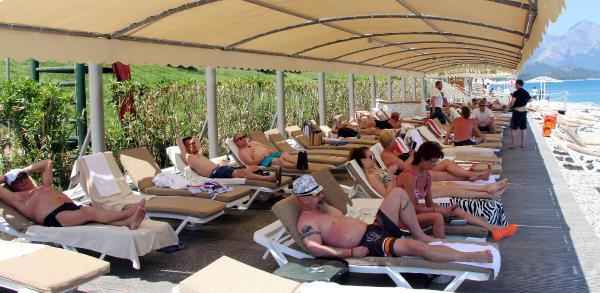 Kemer'e Rus turist akını