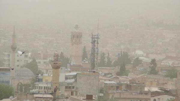 Şanlıurfa’yı toz bulutu kapladı