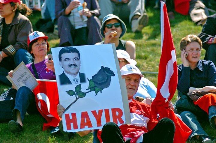 Deniz Baykal'dan Abdullah Gül'ün adaylığına yeşil ışık