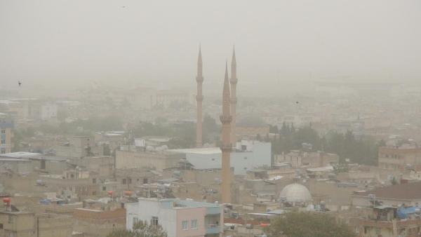 Şanlıurfa’yı toz bulutu kapladı