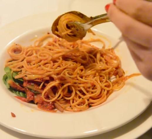 Spagetti nasıl yenir