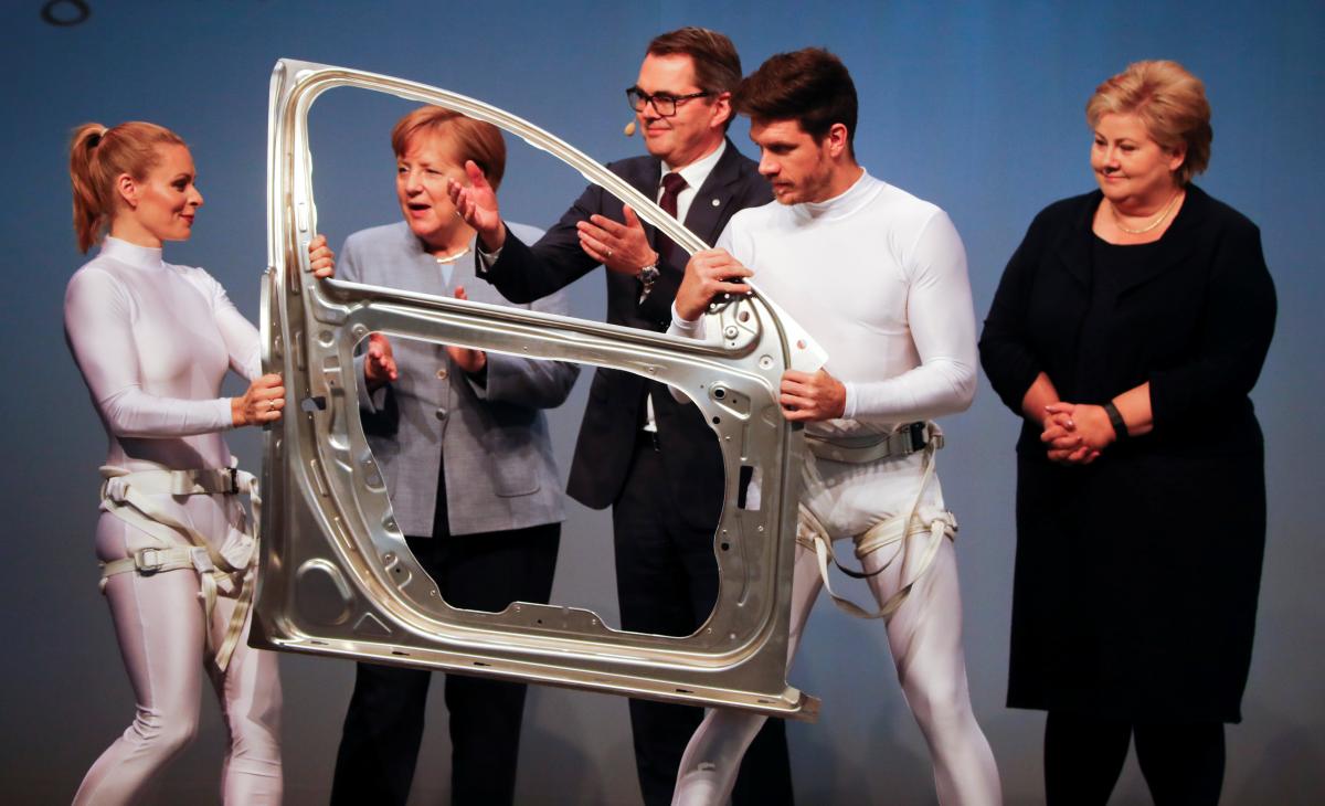 Norveç üretti Merkel inceledi