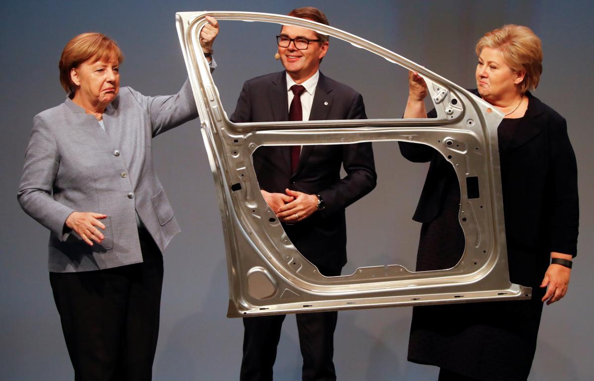 Norveç üretti Merkel inceledi