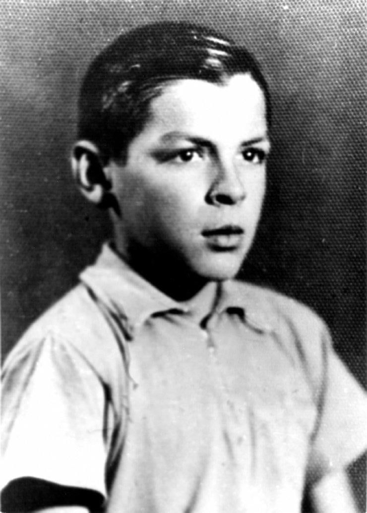 Charlie Chaplin kimdir