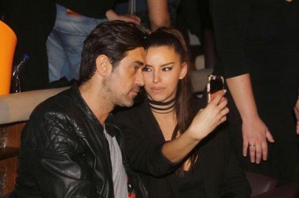 Burak Hakkı sevgilisiyle görüntülendi