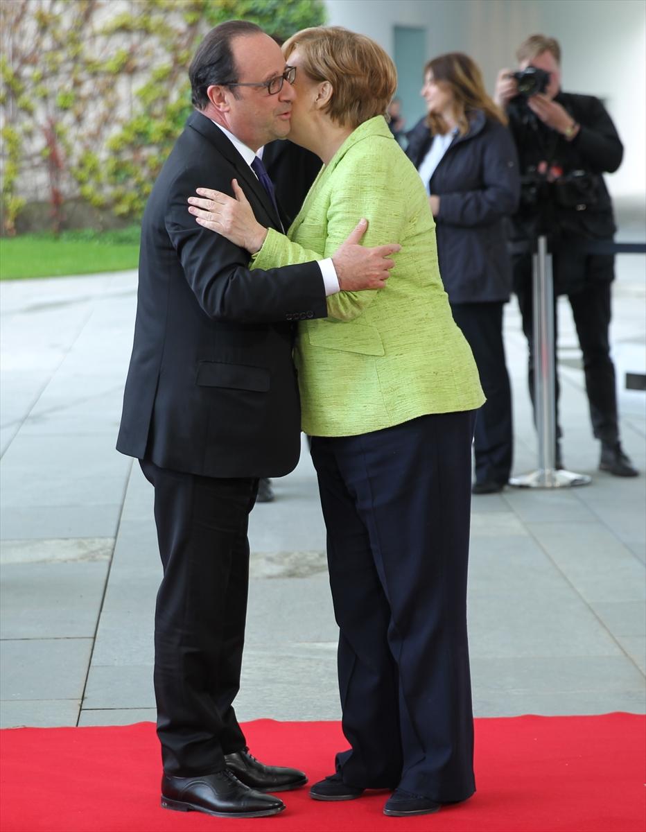 Hollande, Merkel'e veda etti