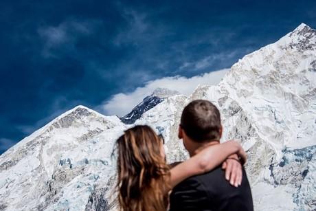 Everest Dağı'nda evlilik sözü