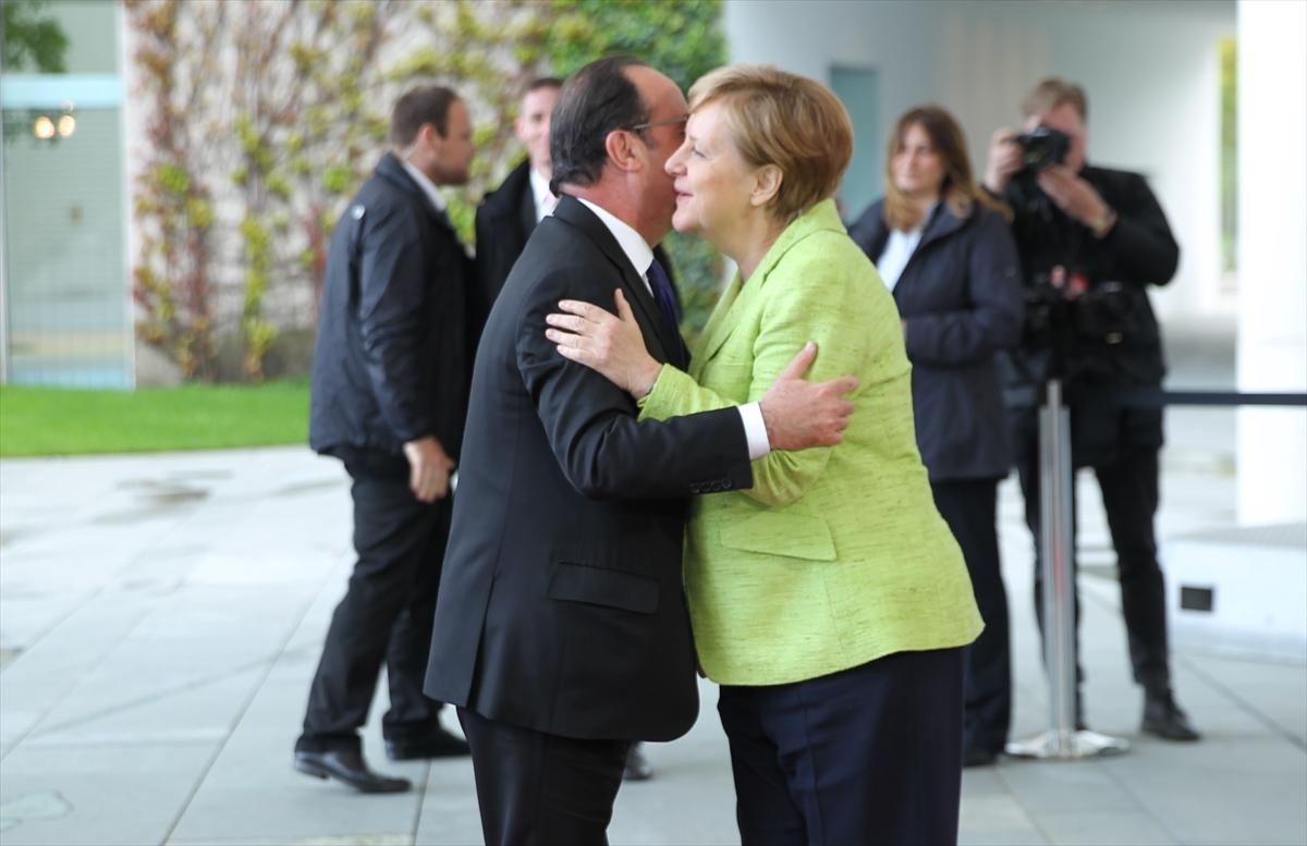Hollande, Merkel'e veda etti
