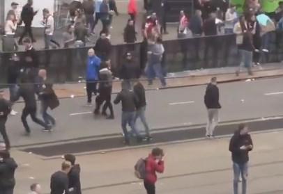 Hollanda'da sokaklar karıştı