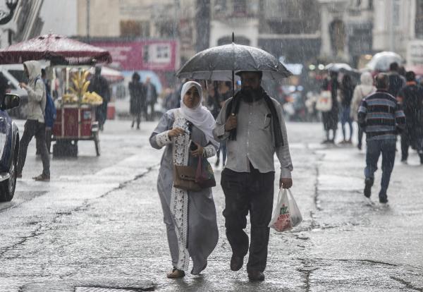İstanbul'da aralıklı sağanak yağmur