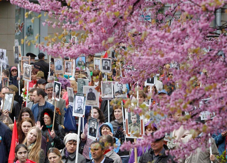 Putin 'Ölümsüz Alay' yürüyüşüne katıldı