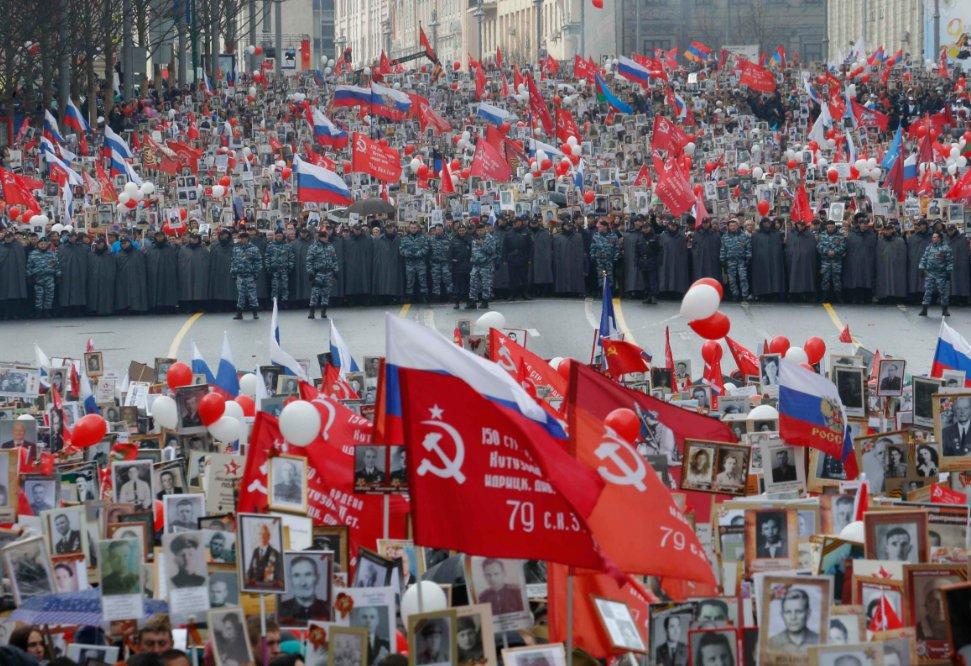 Putin 'Ölümsüz Alay' yürüyüşüne katıldı
