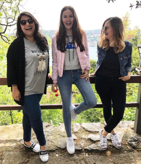 Fahriye Evcen okul arkadaşlarıyla buluştu