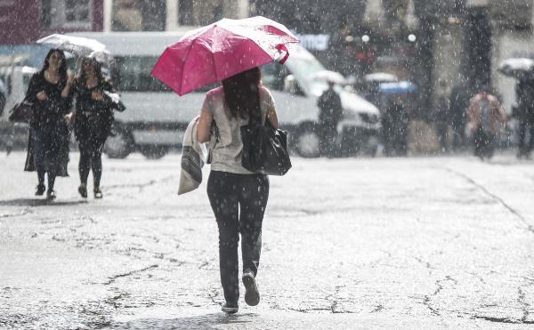 İstanbul'da aralıklı sağanak yağmur