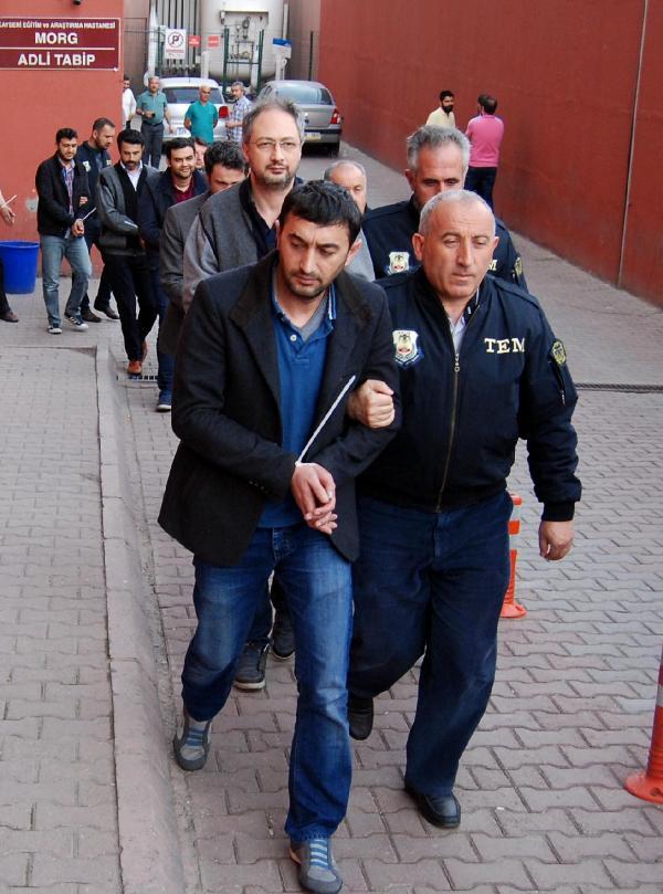 FETÖ'den 5 eski öğretmen tutuklandı