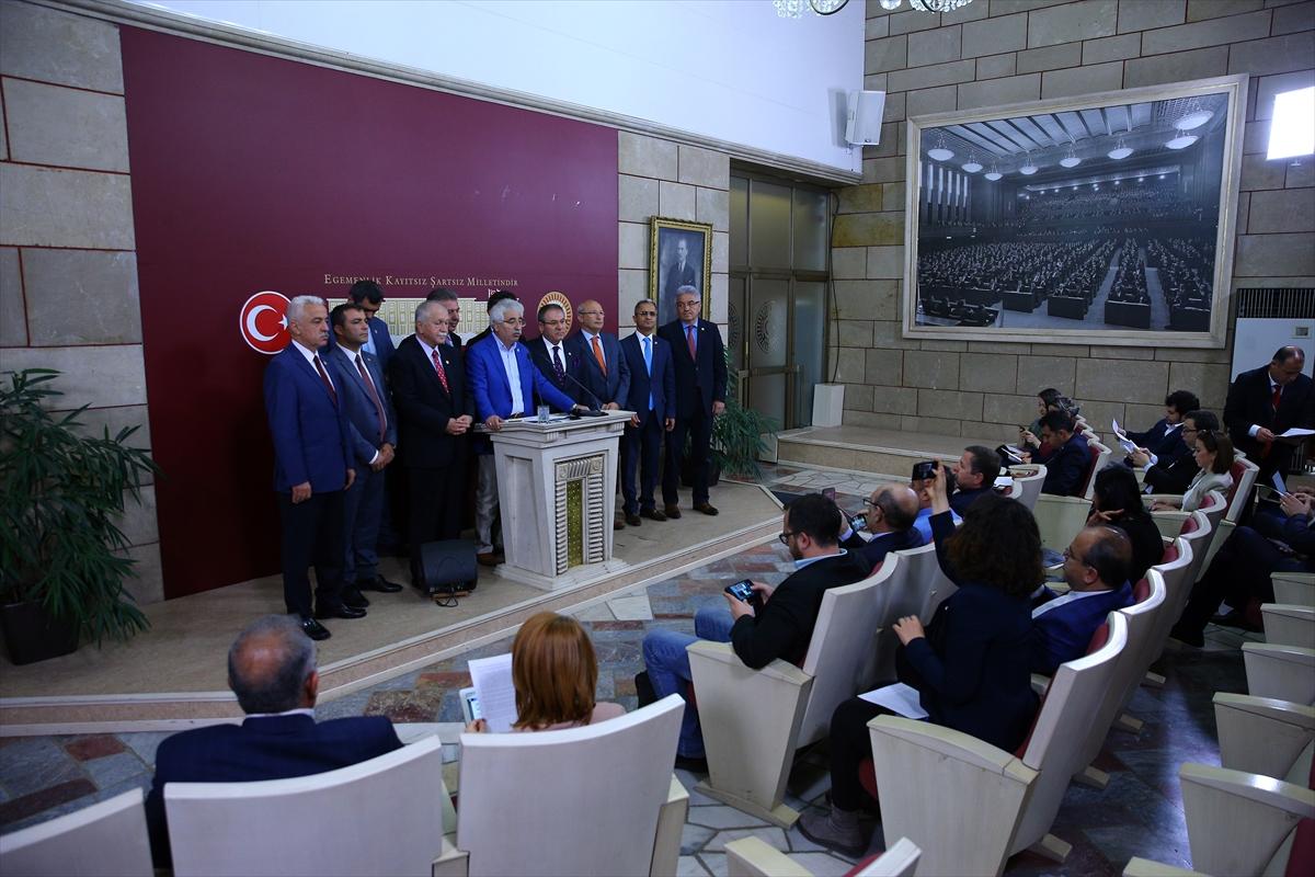 Açlık grevi yapan CHP'li vekiller Meclis'te konuştu