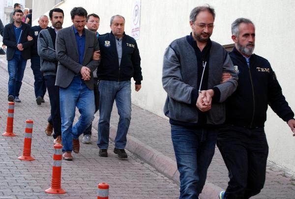 FETÖ'den 5 eski öğretmen tutuklandı